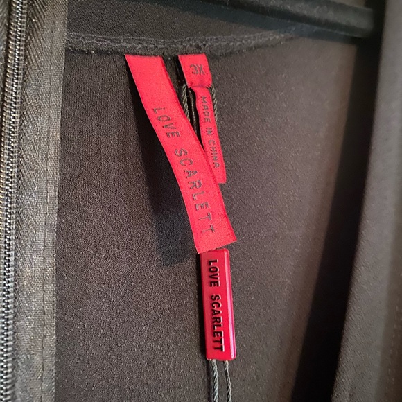 Plus size black jumpsuit - Picture 4 of 7